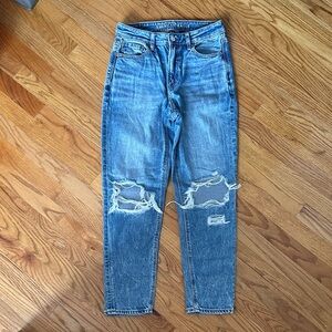 Anerican Eagle Mom Jeans
